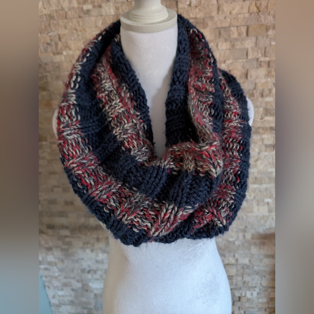 Chunky Knit Infinity Scarf Cowl Multicolor Navy Pink Aughts Y2K image 2